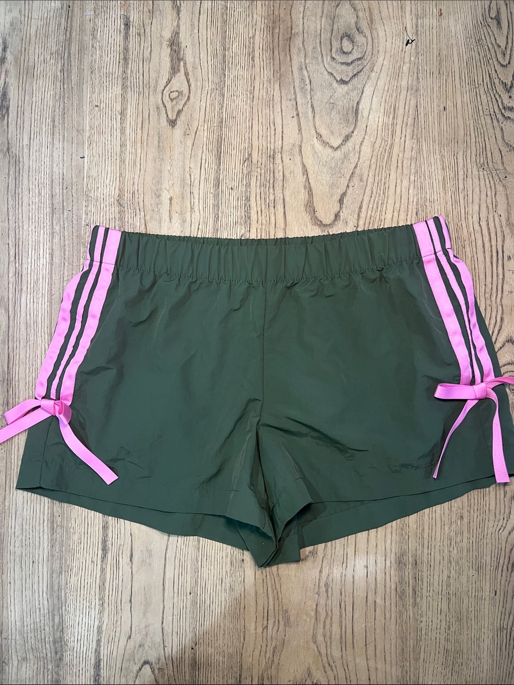 No Boundaries Olive Green Athletic Shorts with Pink stripe and bows s (4-6)